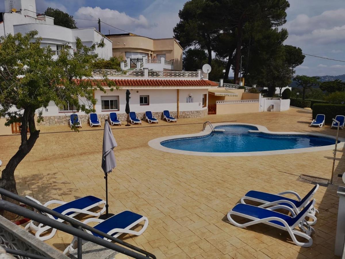Apartamentos Famara Lloret de Mar Exterior foto